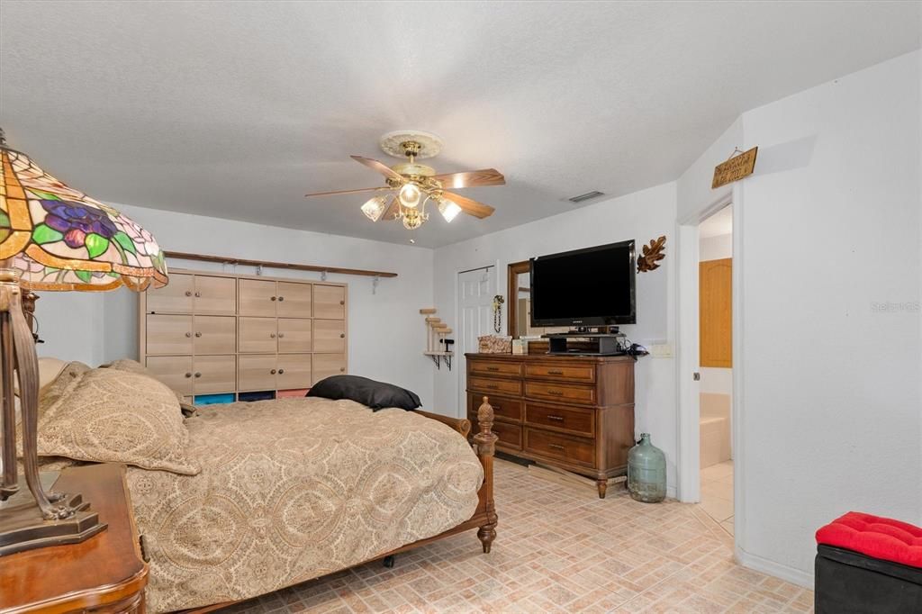 Active With Contract: $434,000 (4 beds, 2 baths, 2400 Square Feet)