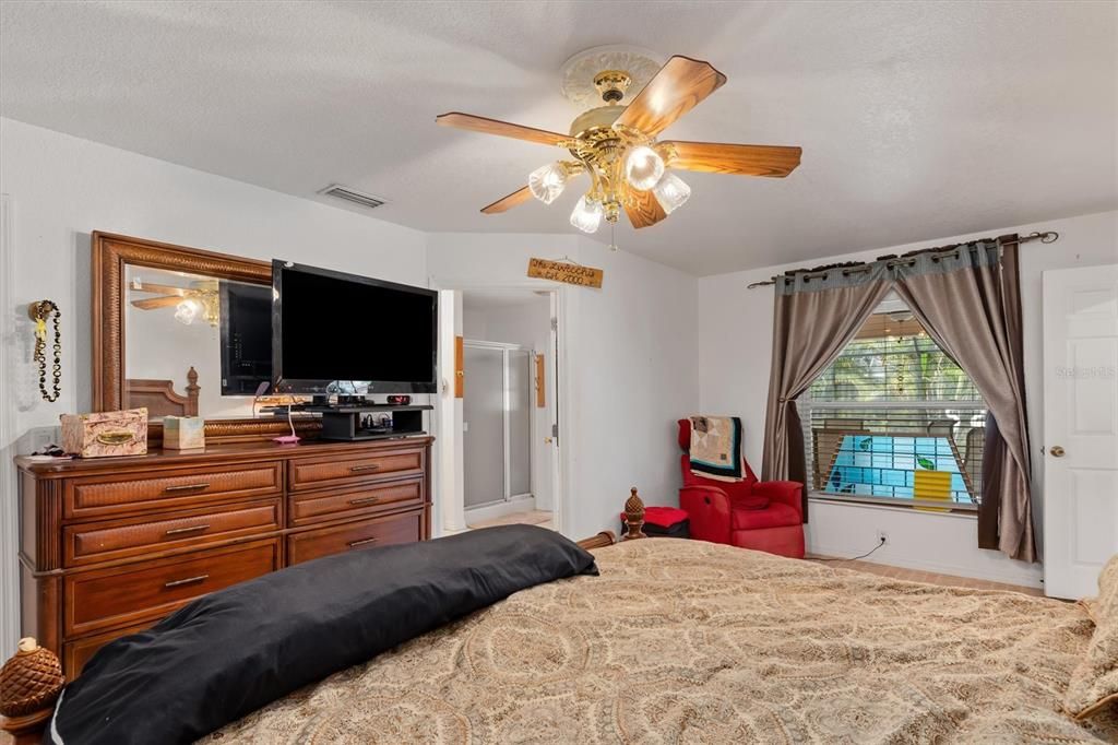 Active With Contract: $434,000 (4 beds, 2 baths, 2400 Square Feet)