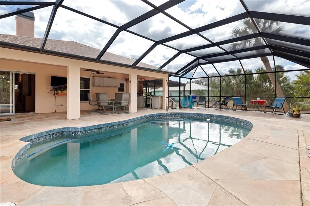 Active With Contract: $434,000 (4 beds, 2 baths, 2400 Square Feet)