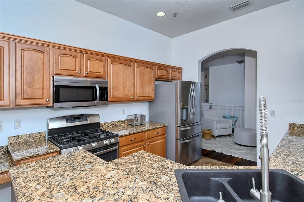 For Rent: $2,700 (3 beds, 2 baths, 1812 Square Feet)