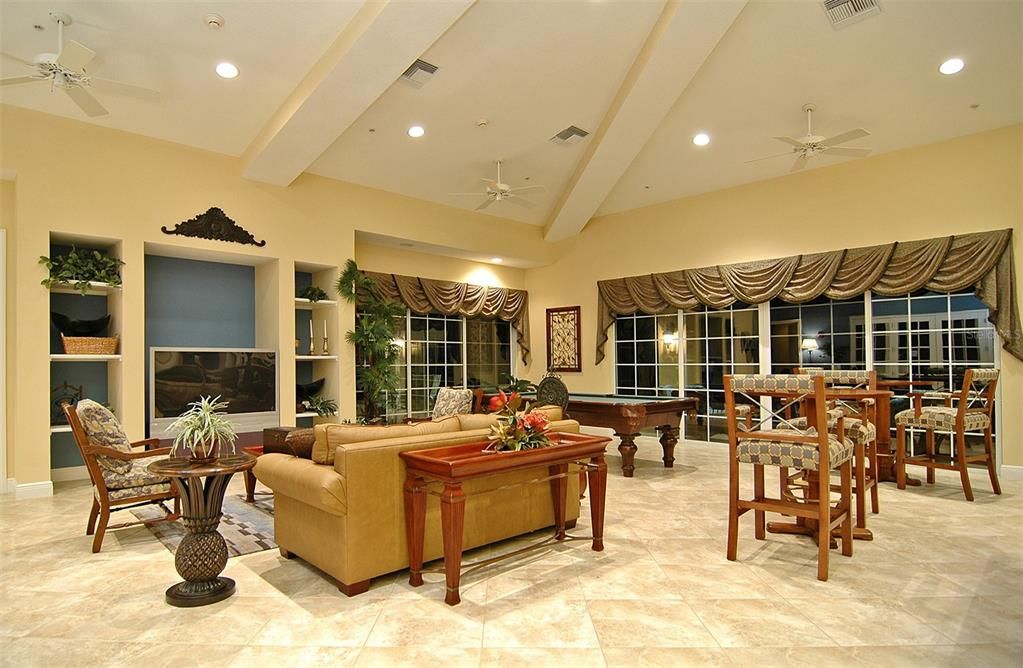 For Rent: $2,700 (3 beds, 2 baths, 1812 Square Feet)
