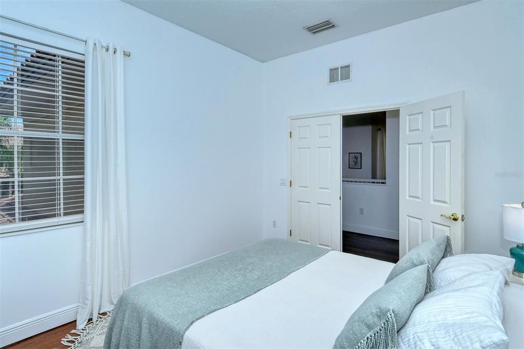 For Rent: $2,700 (3 beds, 2 baths, 1812 Square Feet)