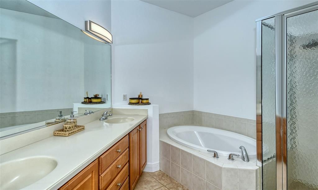 For Rent: $2,700 (3 beds, 2 baths, 1812 Square Feet)