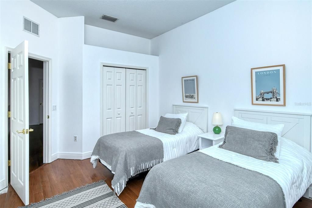 For Rent: $2,700 (3 beds, 2 baths, 1812 Square Feet)
