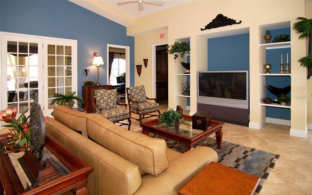 For Rent: $2,700 (3 beds, 2 baths, 1812 Square Feet)