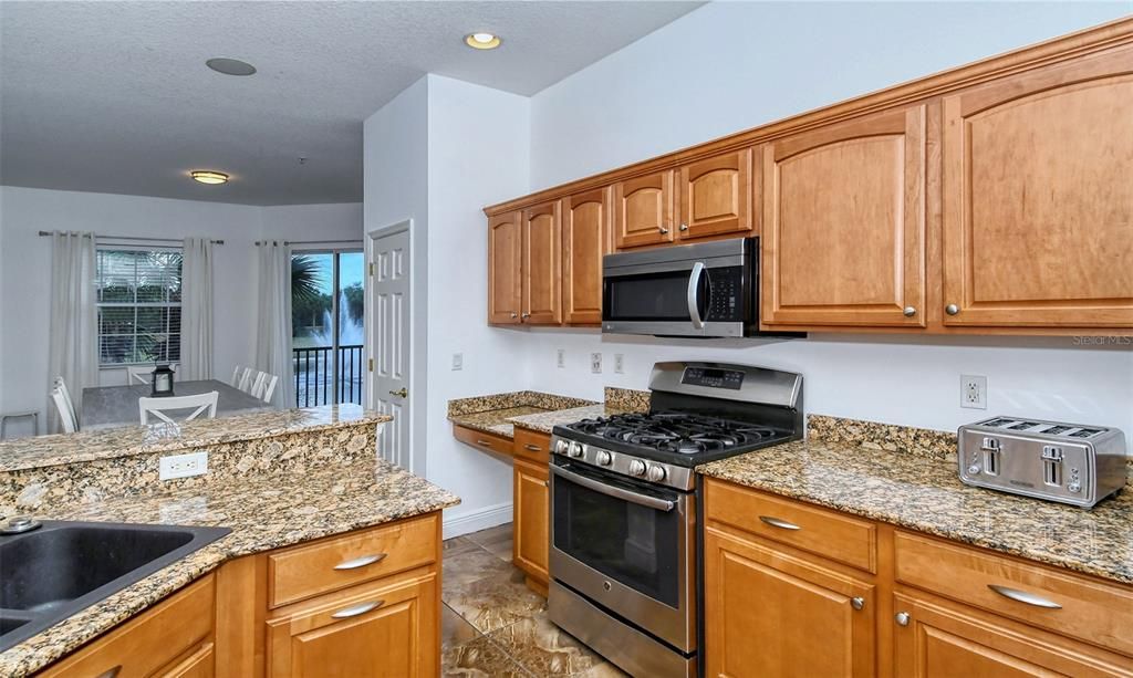 For Rent: $2,700 (3 beds, 2 baths, 1812 Square Feet)