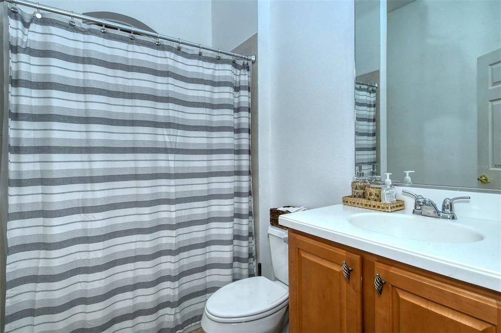 For Rent: $2,700 (3 beds, 2 baths, 1812 Square Feet)