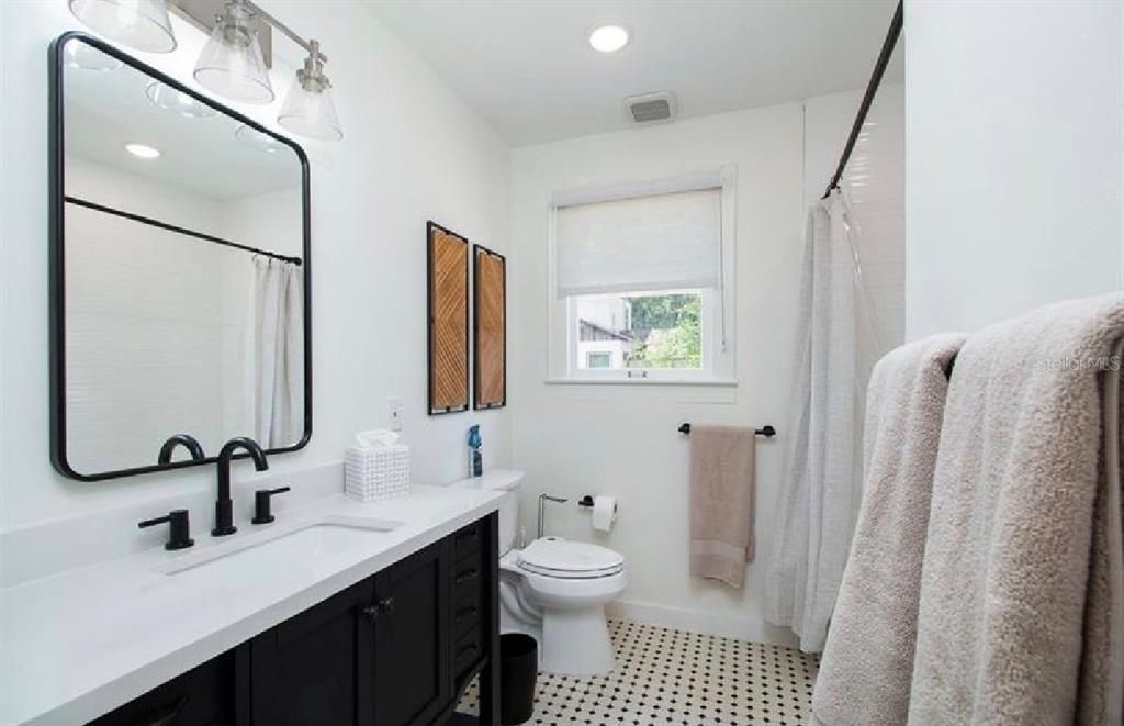 For Rent: $3,850 (4 beds, 2 baths, 1480 Square Feet)