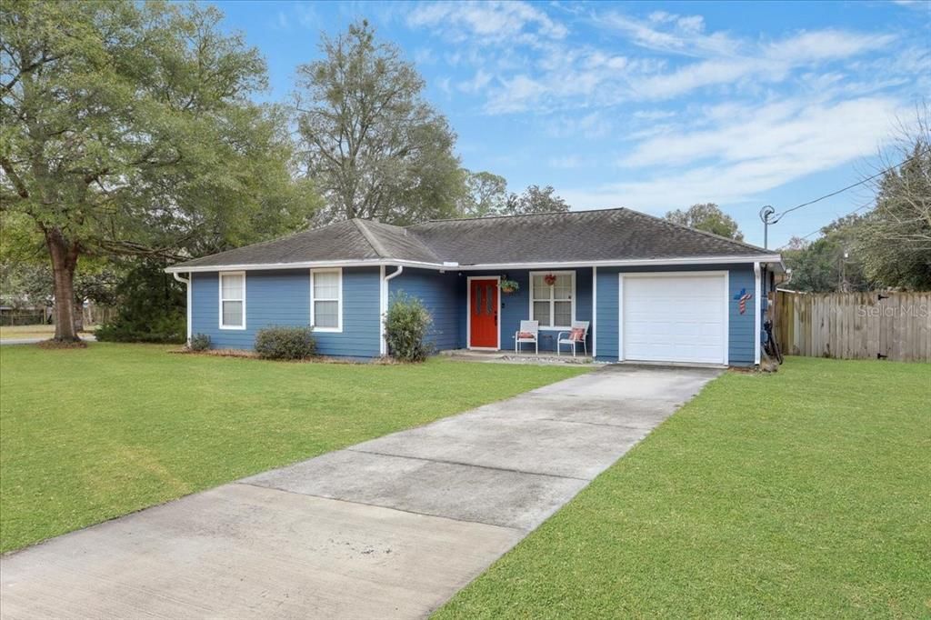 For Sale: $276,900 (3 beds, 2 baths, 1236 Square Feet)
