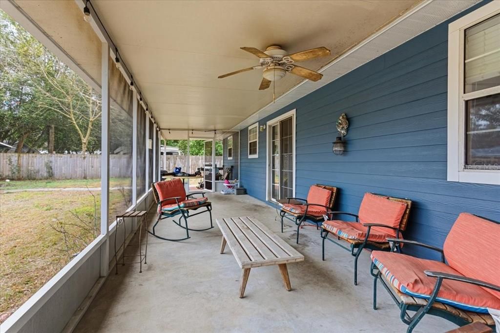For Sale: $276,900 (3 beds, 2 baths, 1236 Square Feet)
