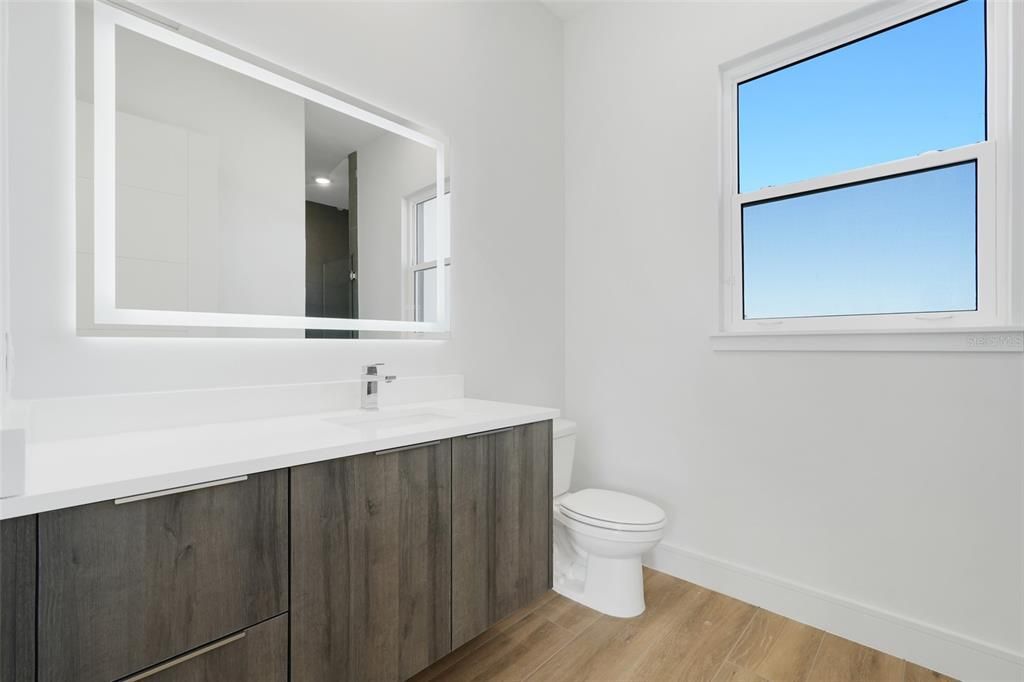 En Venta: $1,100,000 (4 camas, 3 baños, 3186 Pies cuadrados)