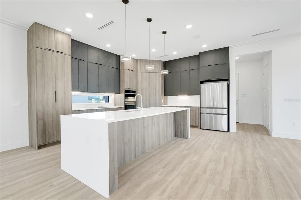 En Venta: $1,100,000 (4 camas, 3 baños, 3186 Pies cuadrados)