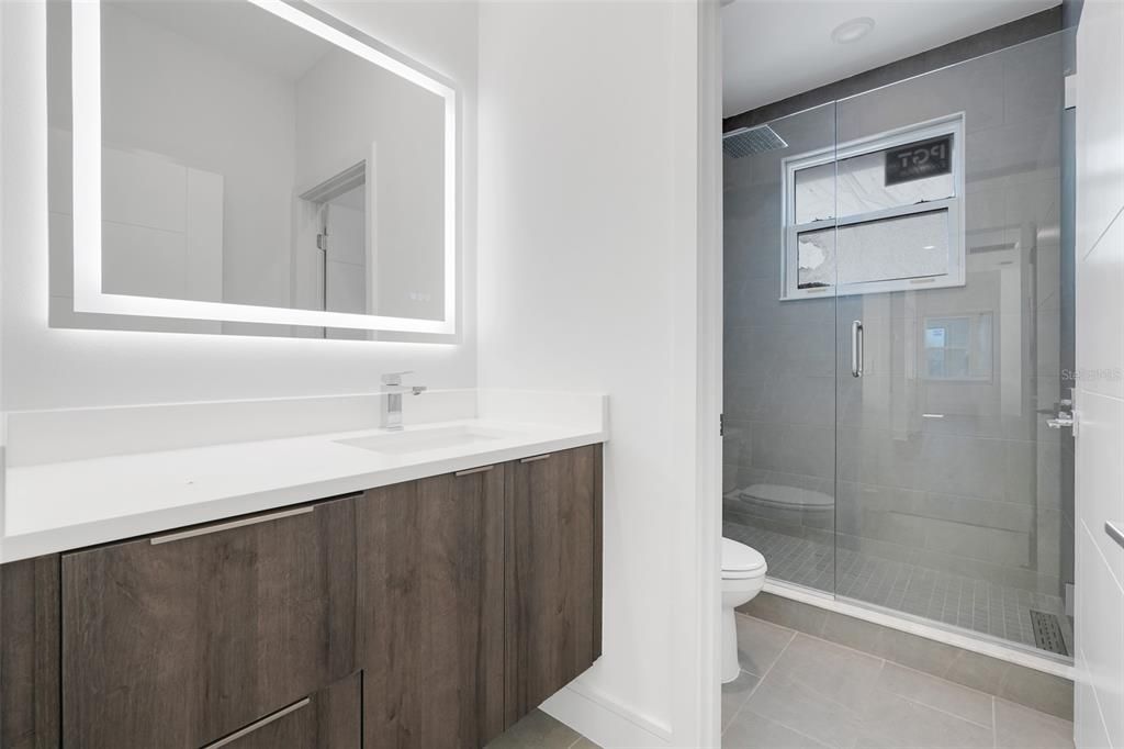 En Venta: $1,100,000 (4 camas, 3 baños, 3186 Pies cuadrados)