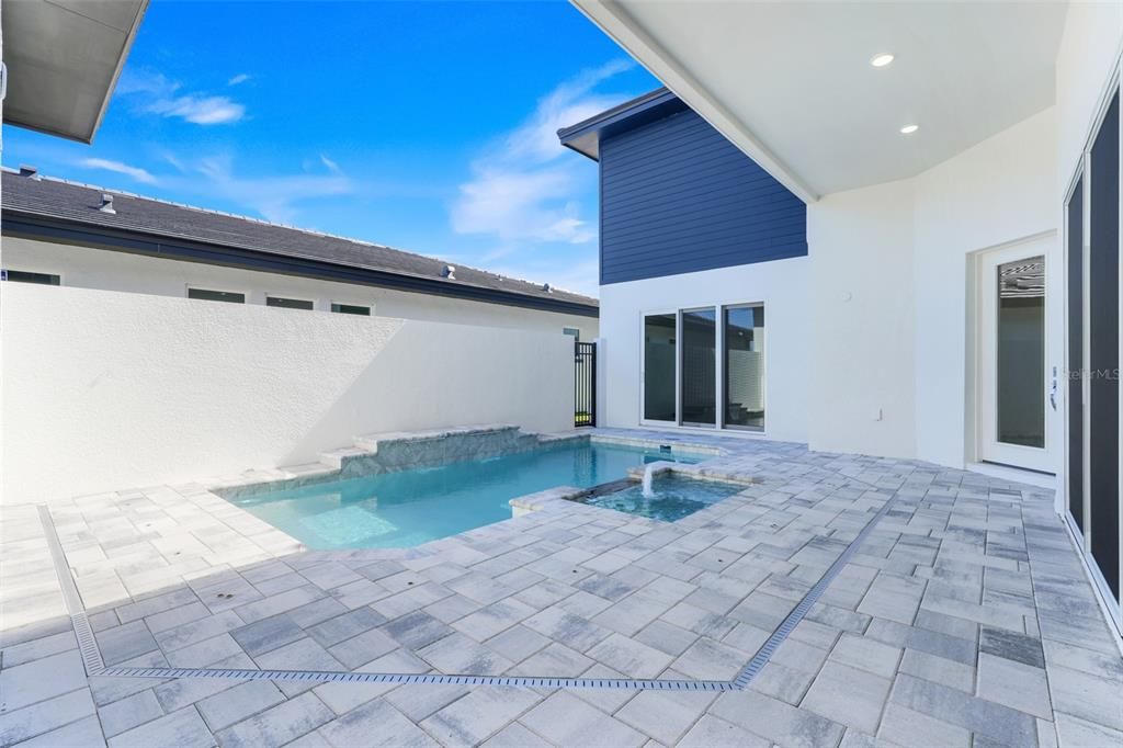 En Venta: $1,100,000 (4 camas, 3 baños, 3186 Pies cuadrados)