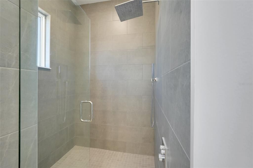 En Venta: $1,100,000 (4 camas, 3 baños, 3186 Pies cuadrados)
