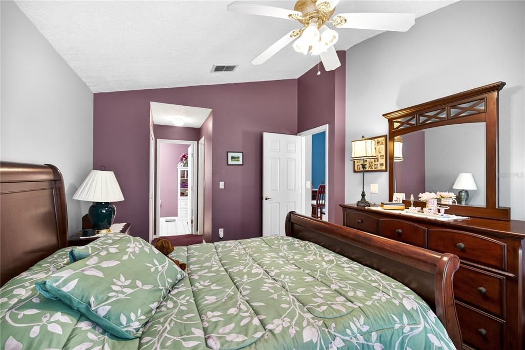 Active With Contract: $285,000 (2 beds, 2 baths, 1344 Square Feet)