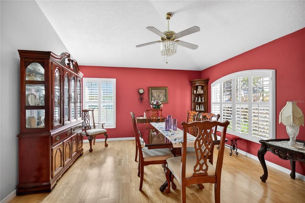 Active With Contract: $285,000 (2 beds, 2 baths, 1344 Square Feet)