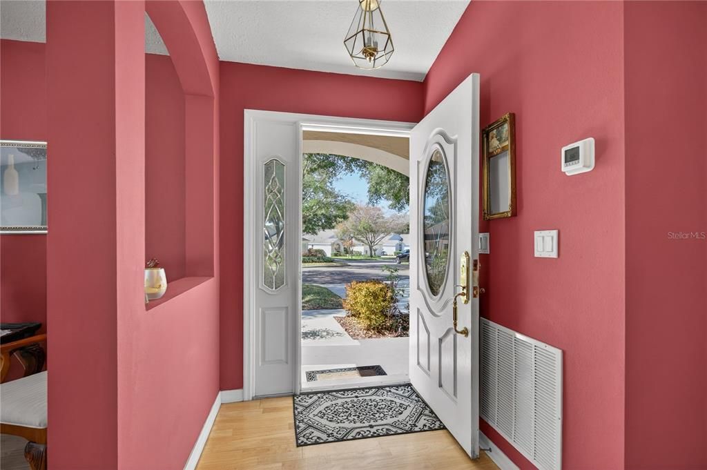 Active With Contract: $285,000 (2 beds, 2 baths, 1344 Square Feet)