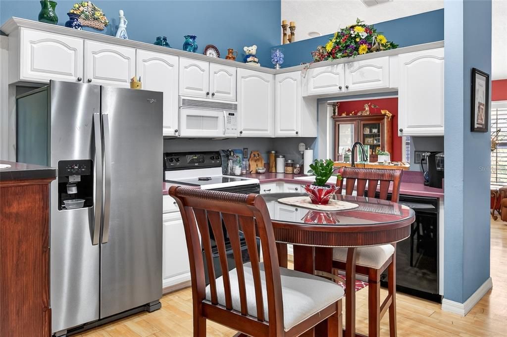 Active With Contract: $285,000 (2 beds, 2 baths, 1344 Square Feet)