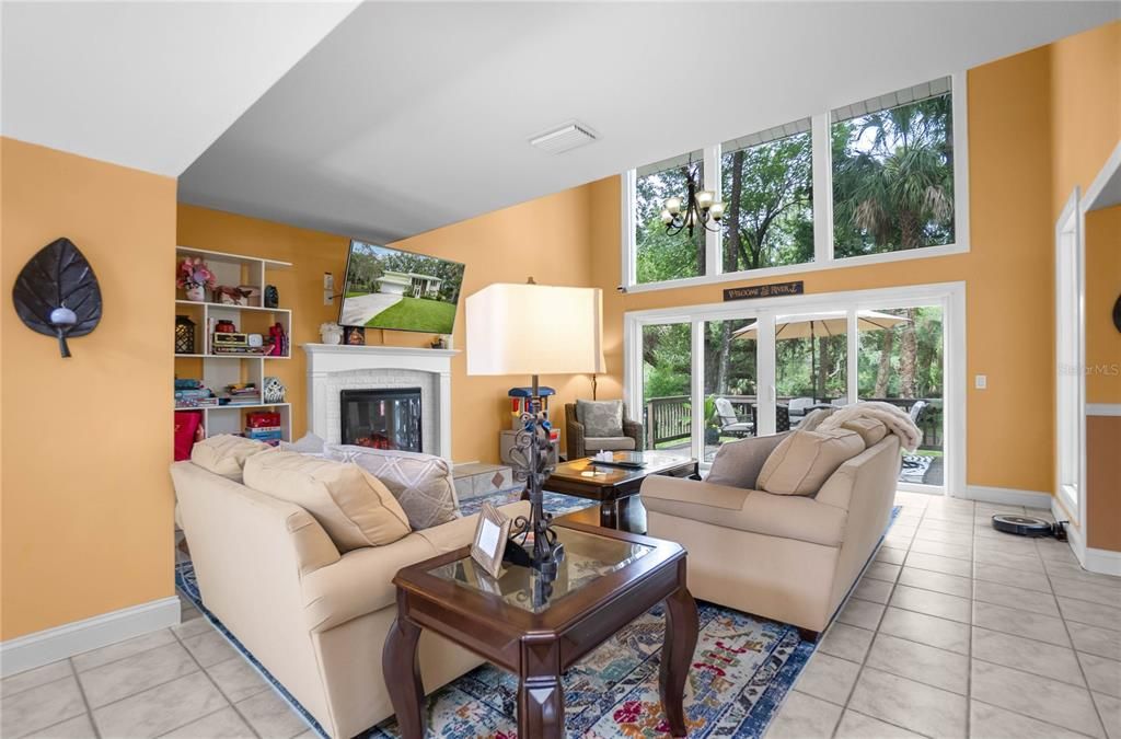 For Rent: $4,400 (3 beds, 2 baths, 1540 Square Feet)