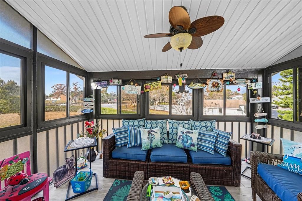 For Sale: $139,900 (2 beds, 2 baths, 1144 Square Feet)