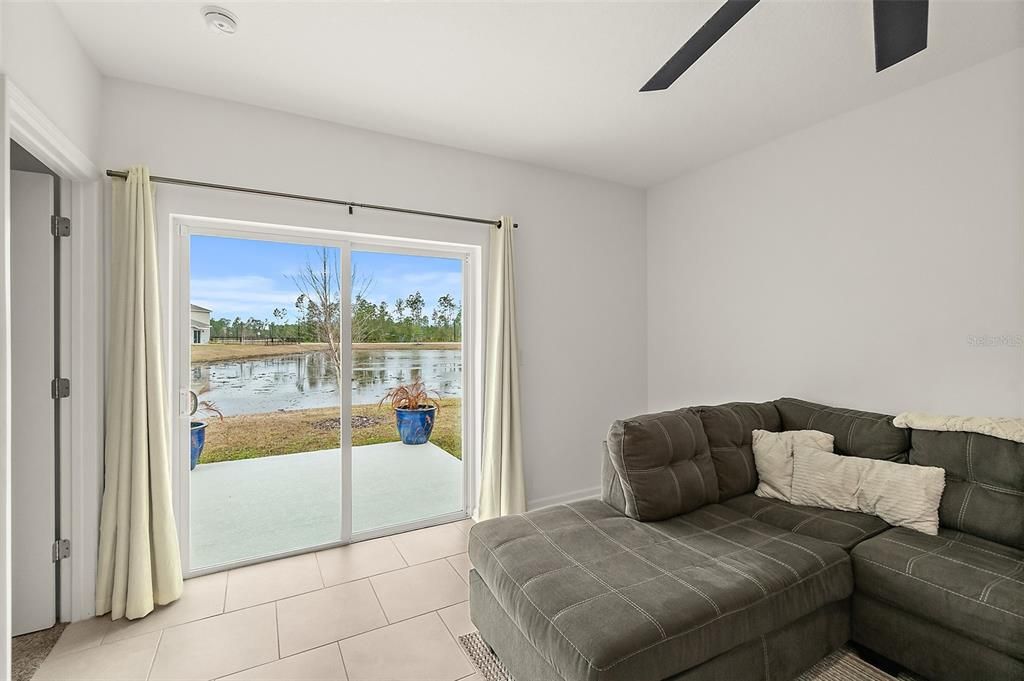 Activo con contrato: $319,900 (3 camas, 2 baños, 1432 Pies cuadrados)