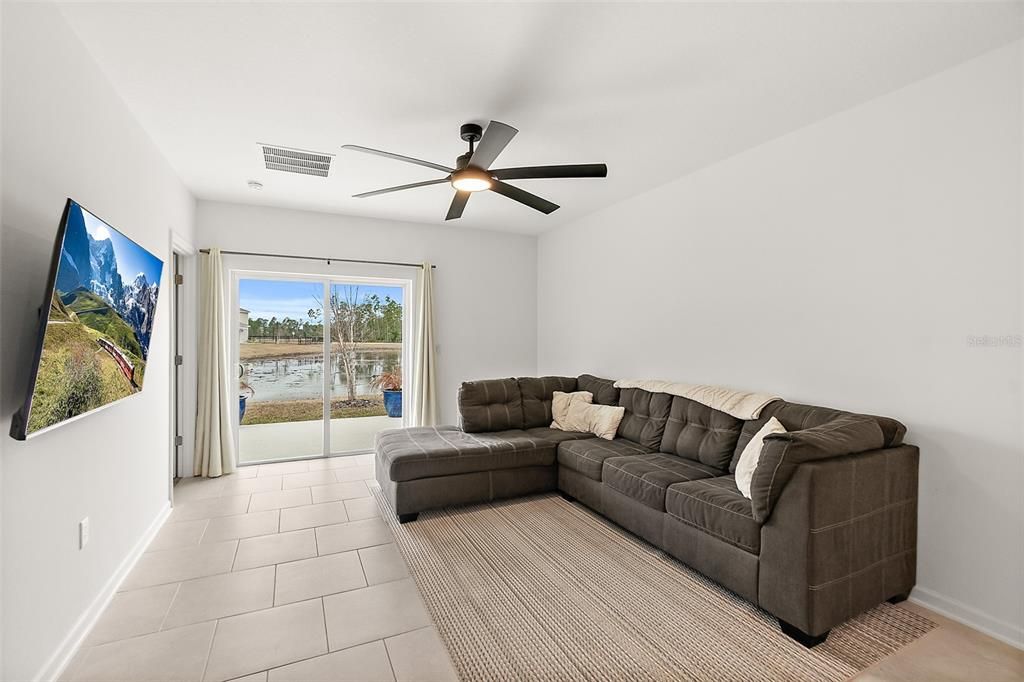Activo con contrato: $319,900 (3 camas, 2 baños, 1432 Pies cuadrados)