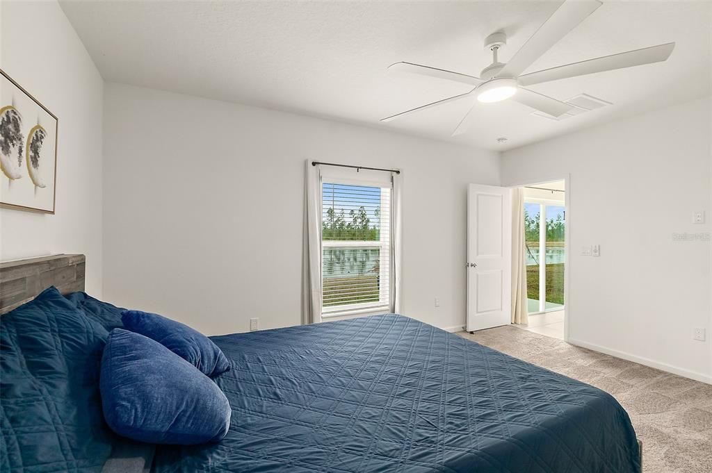 Activo con contrato: $319,900 (3 camas, 2 baños, 1432 Pies cuadrados)
