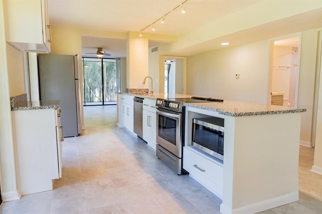 На продажу: $179,000 (2 спален, 2 ванн, 1152 Квадратных фут)