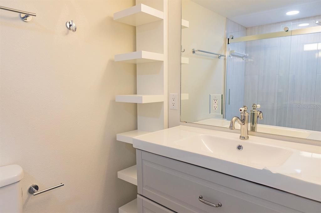 На продажу: $179,000 (2 спален, 2 ванн, 1152 Квадратных фут)