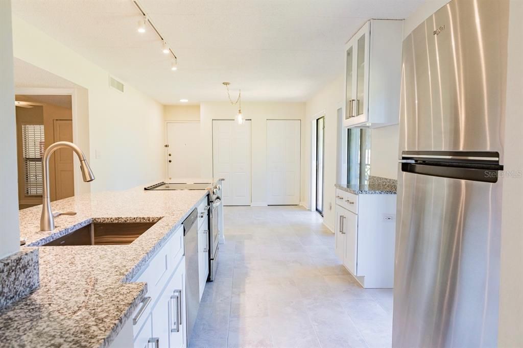 На продажу: $179,000 (2 спален, 2 ванн, 1152 Квадратных фут)