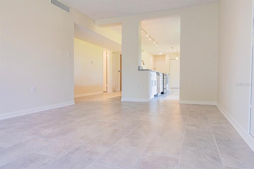 На продажу: $179,000 (2 спален, 2 ванн, 1152 Квадратных фут)