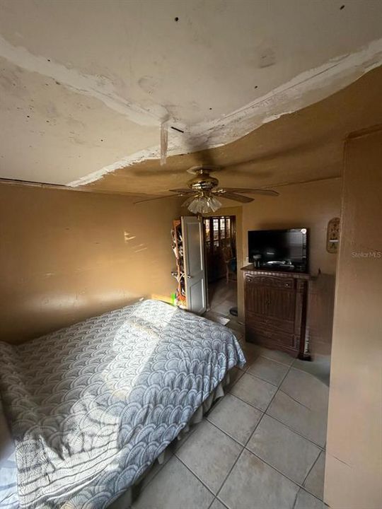 Под контрактом: $140,000 (3 спален, 1 ванн, 948 Квадратных фут)