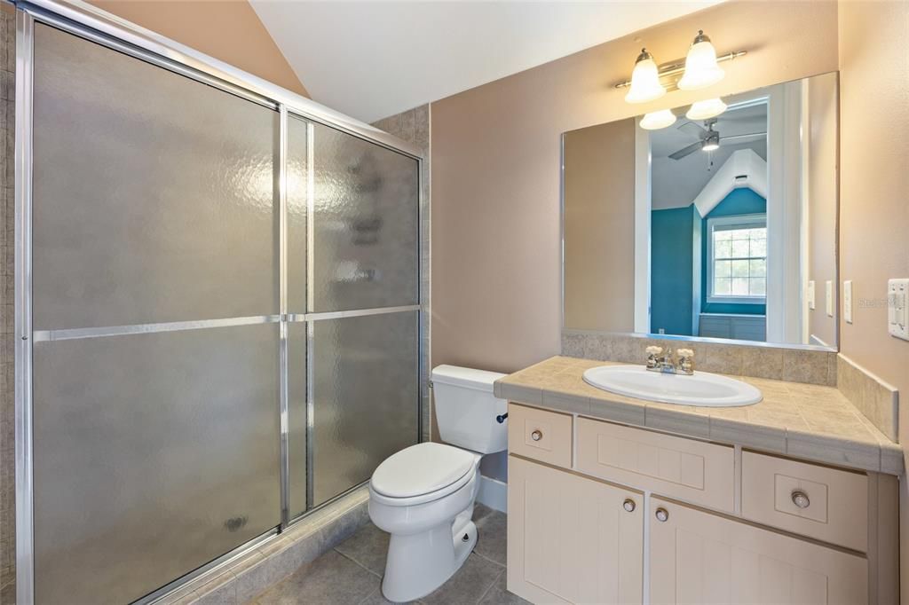 En Venta: $1,099,000 (5 camas, 4 baños, 3990 Pies cuadrados)