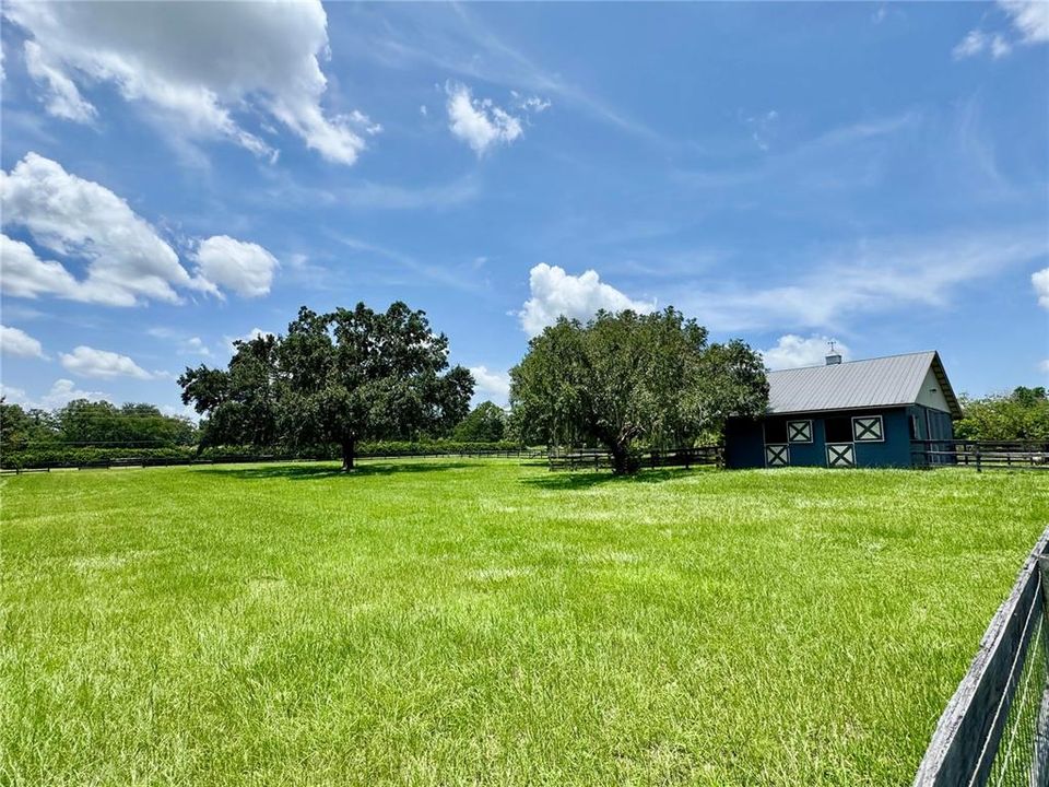 En Venta: $1,099,000 (5 camas, 4 baños, 3990 Pies cuadrados)