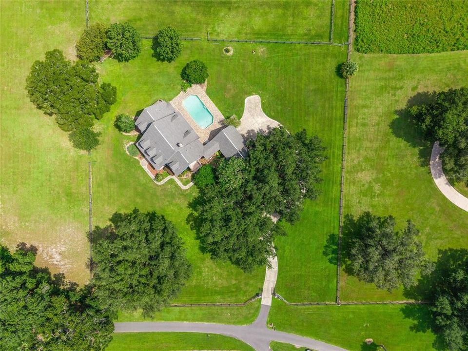 En Venta: $1,099,000 (5 camas, 4 baños, 3990 Pies cuadrados)