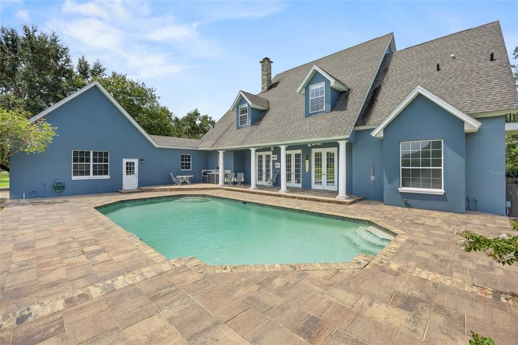 En Venta: $1,099,000 (5 camas, 4 baños, 3990 Pies cuadrados)