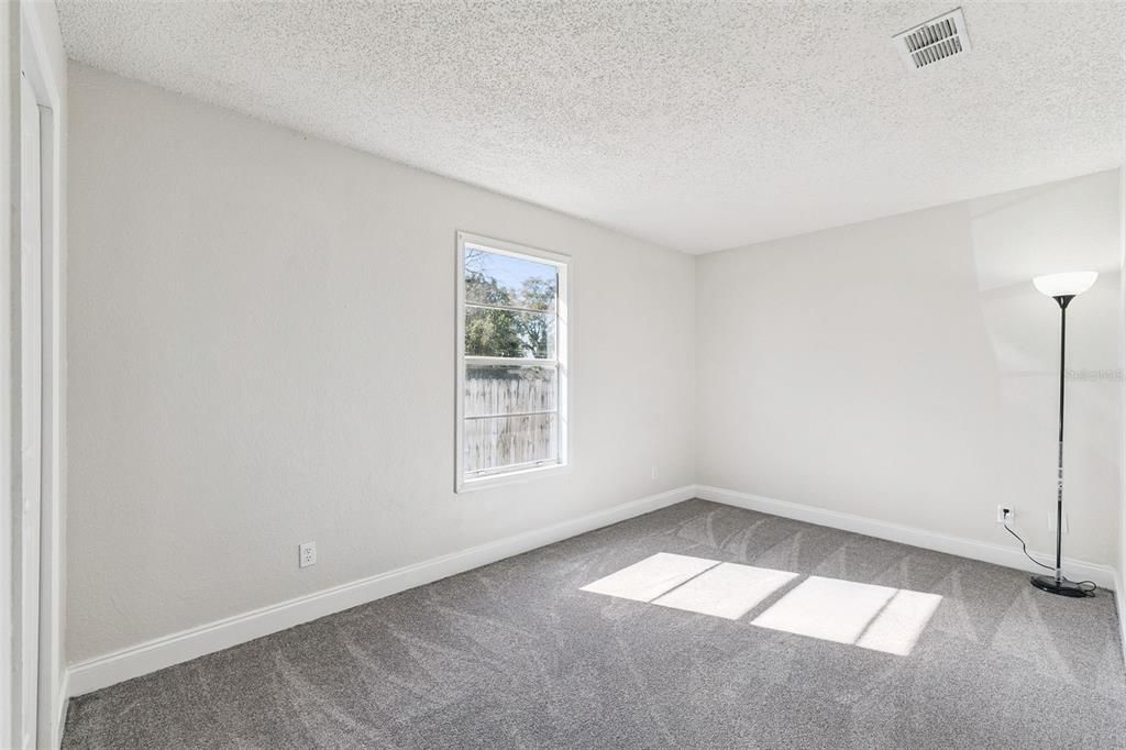 Activo con contrato: $208,000 (3 camas, 2 baños, 1104 Pies cuadrados)