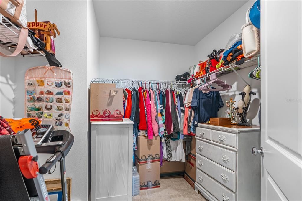For Sale: $380,000 (5 beds, 2 baths, 2479 Square Feet)