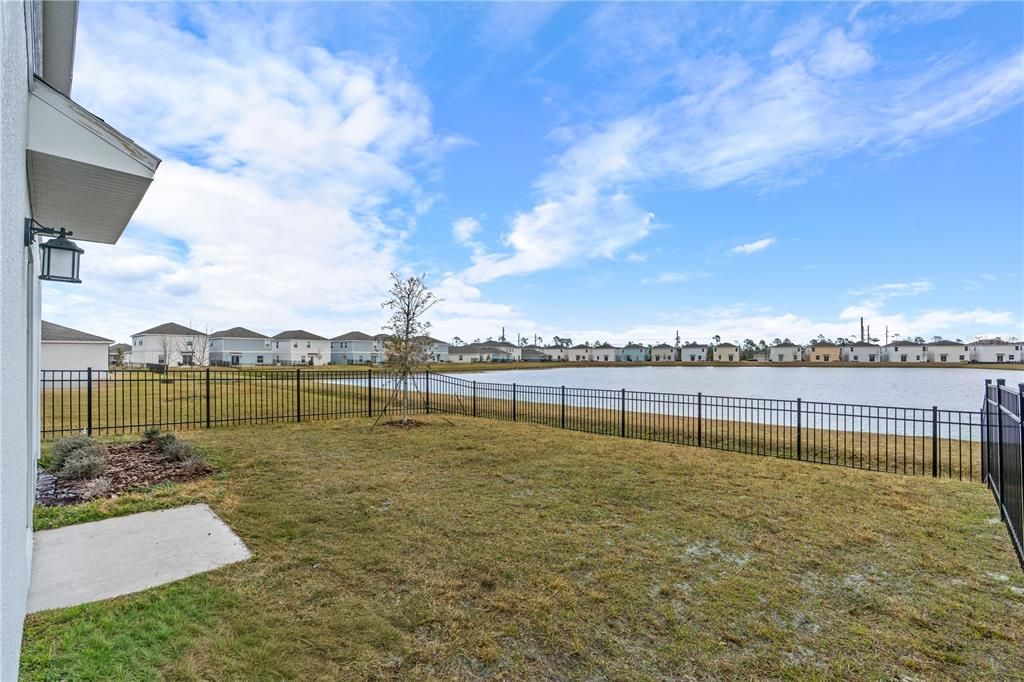 For Sale: $380,000 (5 beds, 2 baths, 2479 Square Feet)