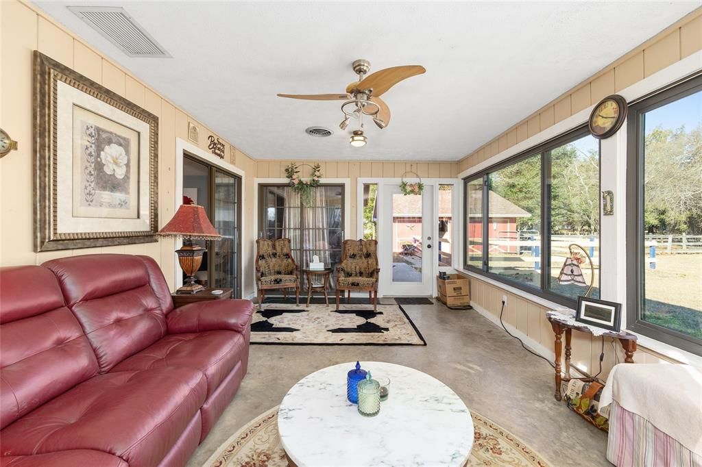 На продажу: $399,000 (3 спален, 2 ванн, 1600 Квадратных фут)