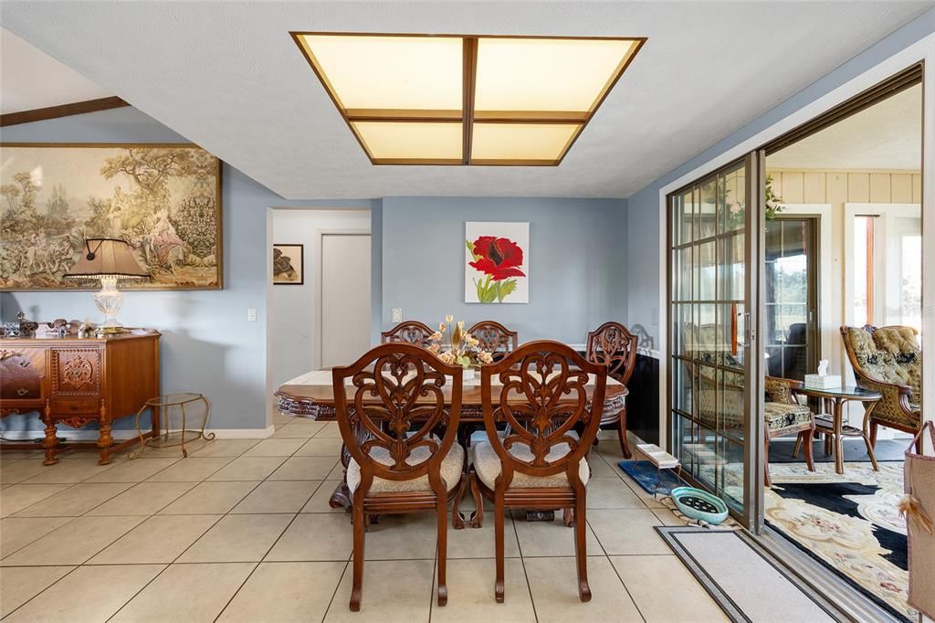 На продажу: $399,000 (3 спален, 2 ванн, 1600 Квадратных фут)