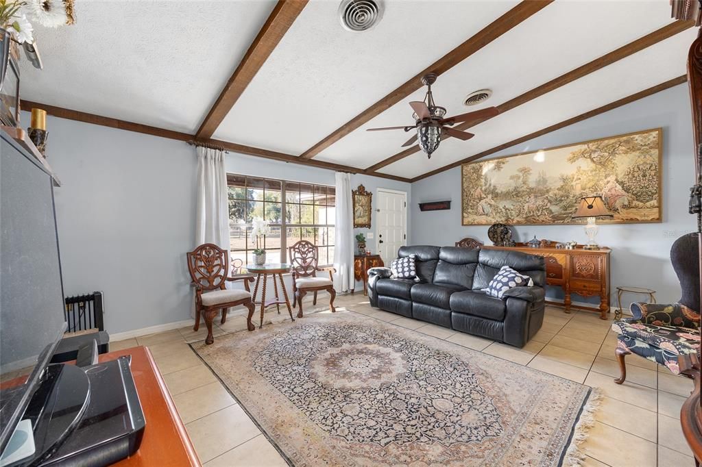 На продажу: $399,000 (3 спален, 2 ванн, 1600 Квадратных фут)