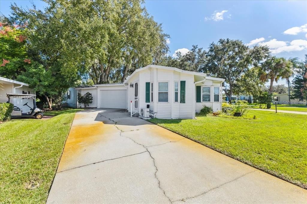 Active With Contract: $255,000 (3 beds, 2 baths, 1747 Square Feet)