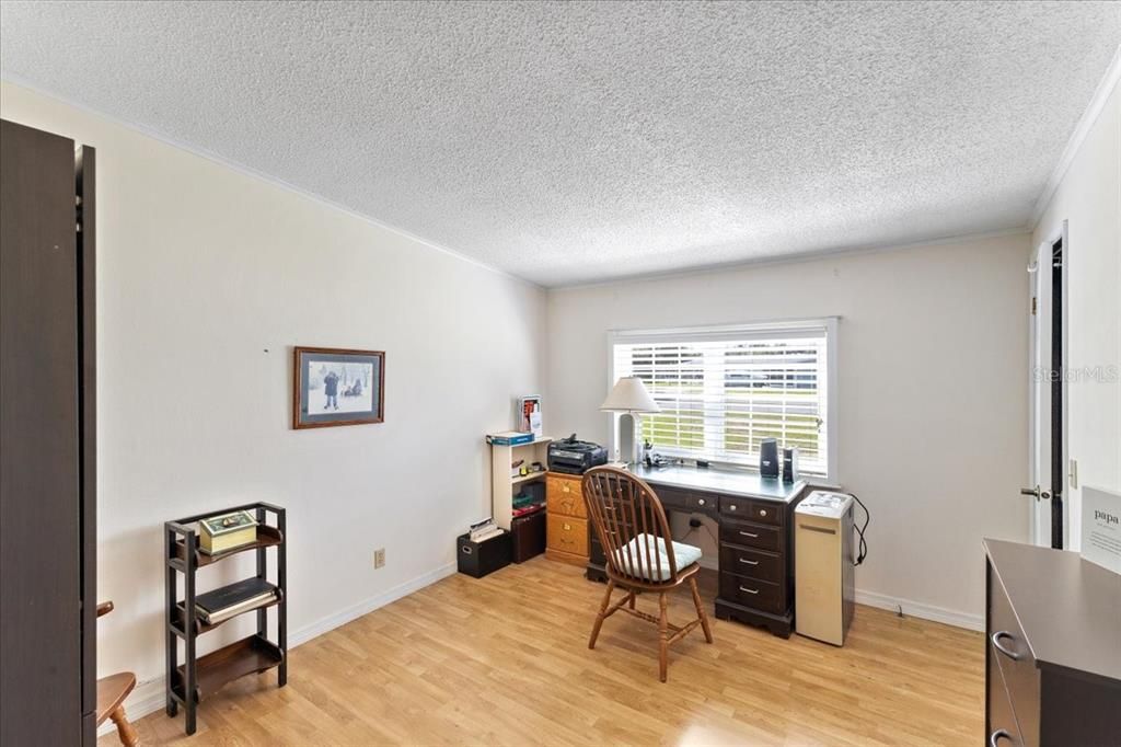 Active With Contract: $255,000 (3 beds, 2 baths, 1747 Square Feet)