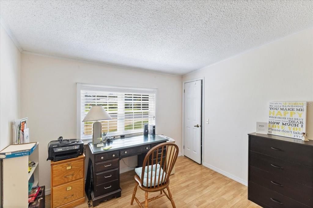 Active With Contract: $255,000 (3 beds, 2 baths, 1747 Square Feet)