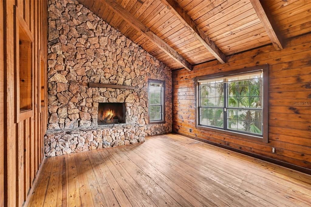 For Sale: $569,000 (5 beds, 2 baths, 2317 Square Feet)