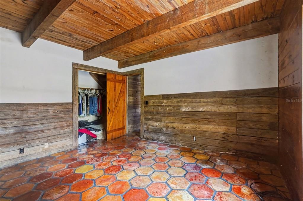 For Sale: $569,000 (5 beds, 2 baths, 2317 Square Feet)