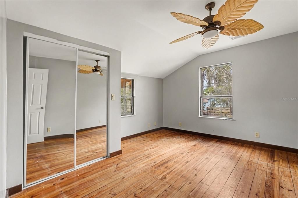 For Sale: $569,000 (5 beds, 2 baths, 2317 Square Feet)