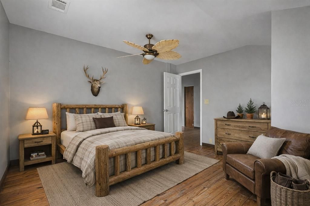 For Sale: $569,000 (5 beds, 2 baths, 2317 Square Feet)